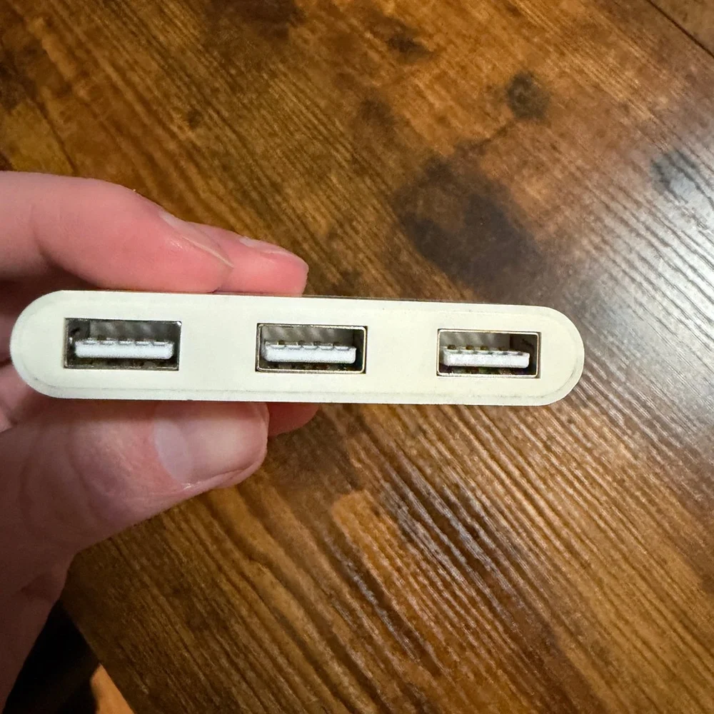 White Multi-Card/Camera Adapter Cable